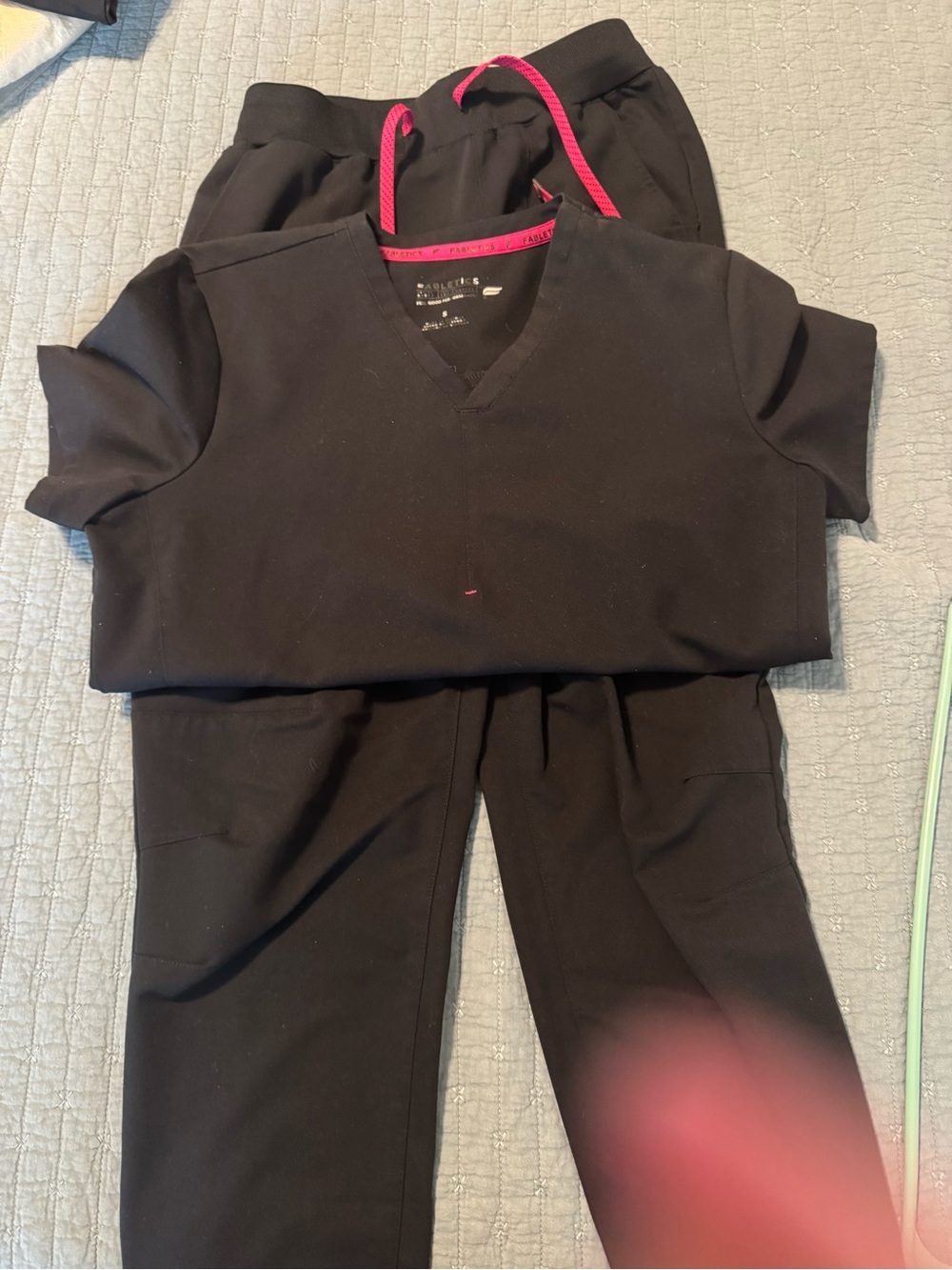 Fabletics  Medical Scrub Set with Pink wDrawstring Detail.  Jogger style pants